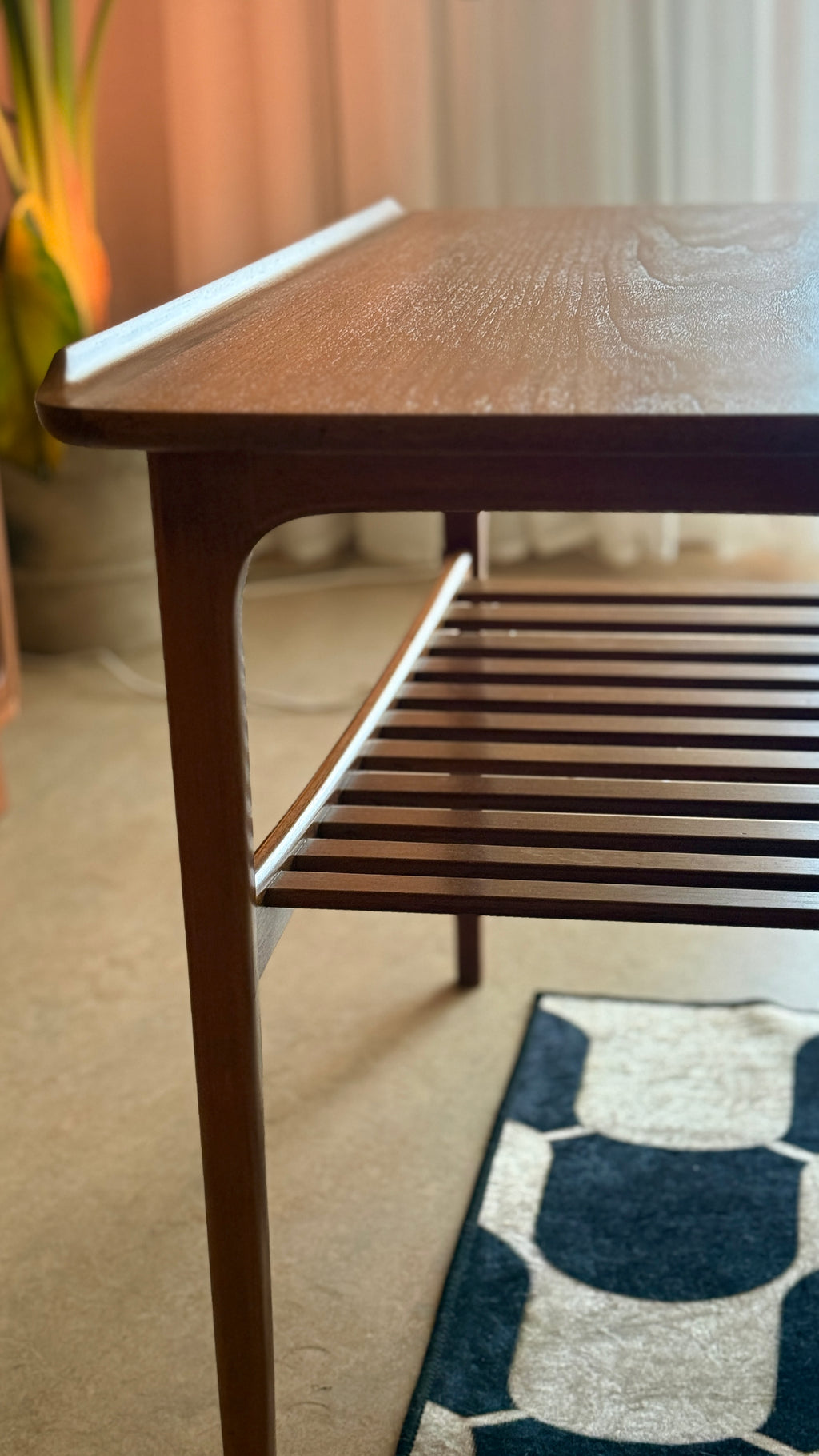 Mid-Century Teak Side Table – Slatted Shelf (Vintage 1960s)