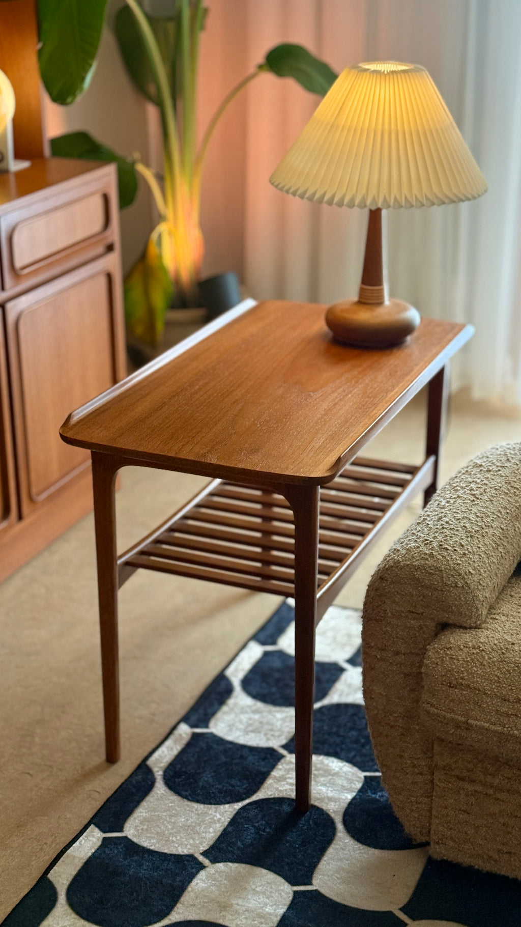 Mid-Century Teak Side Table – Slatted Shelf (Vintage 1960s)