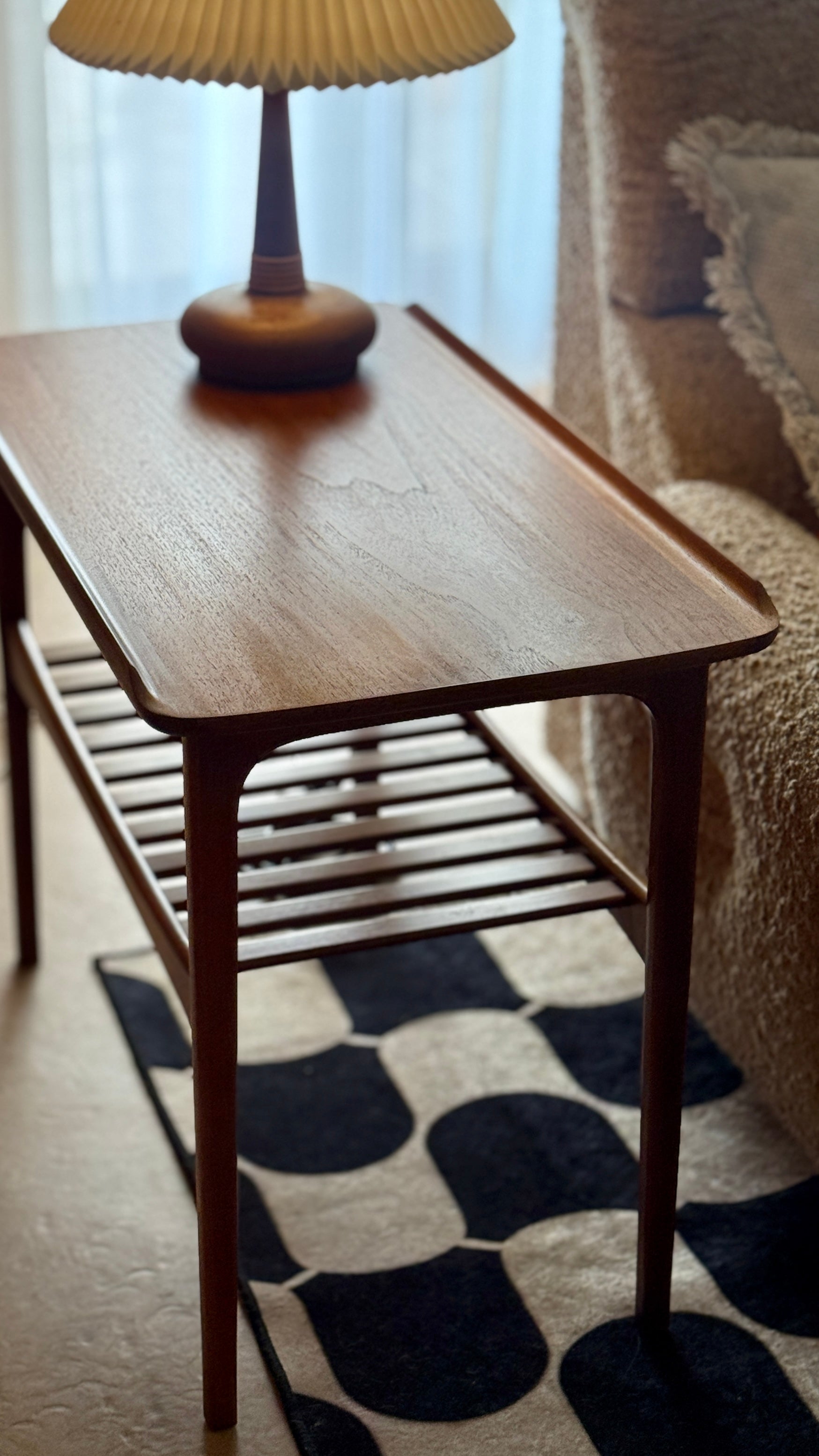 Mid-Century Teak Side Table – Slatted Shelf (Vintage 1960s)