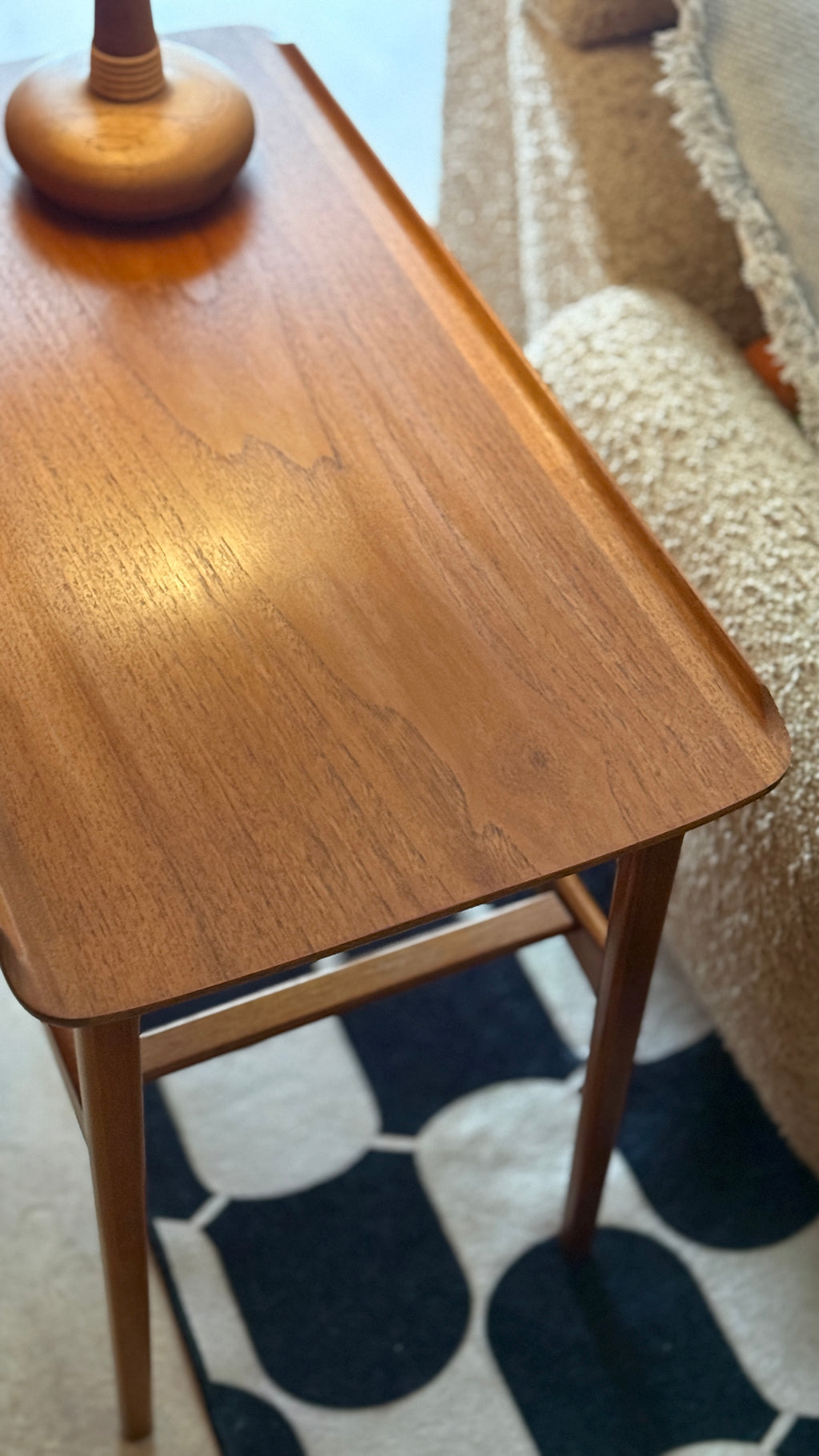 Mid-Century Teak Side Table – Slatted Shelf (Vintage 1960s)