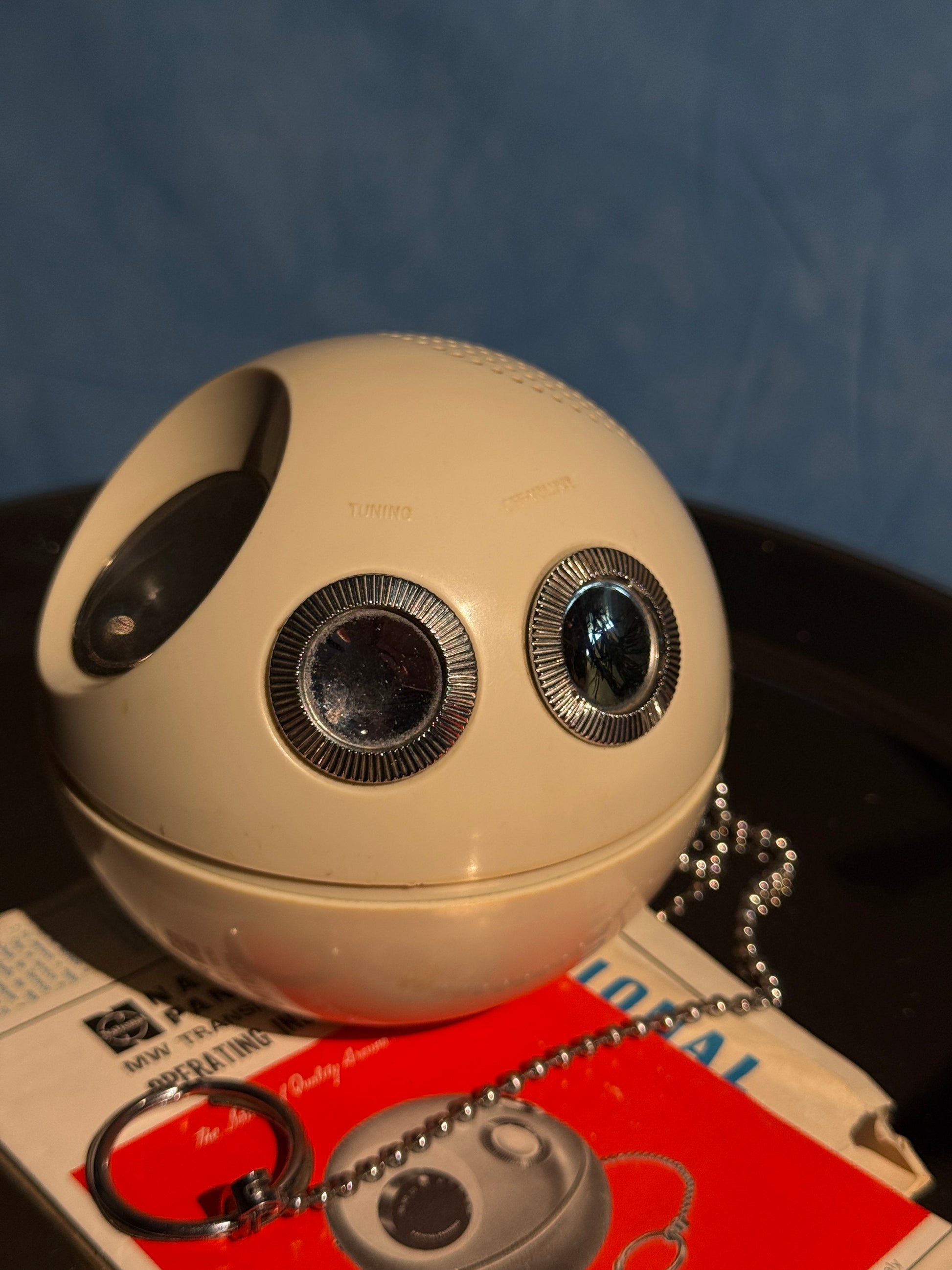 Panasonic Panapet R-70 – Space Age Ball Radio, Circa 1970, White